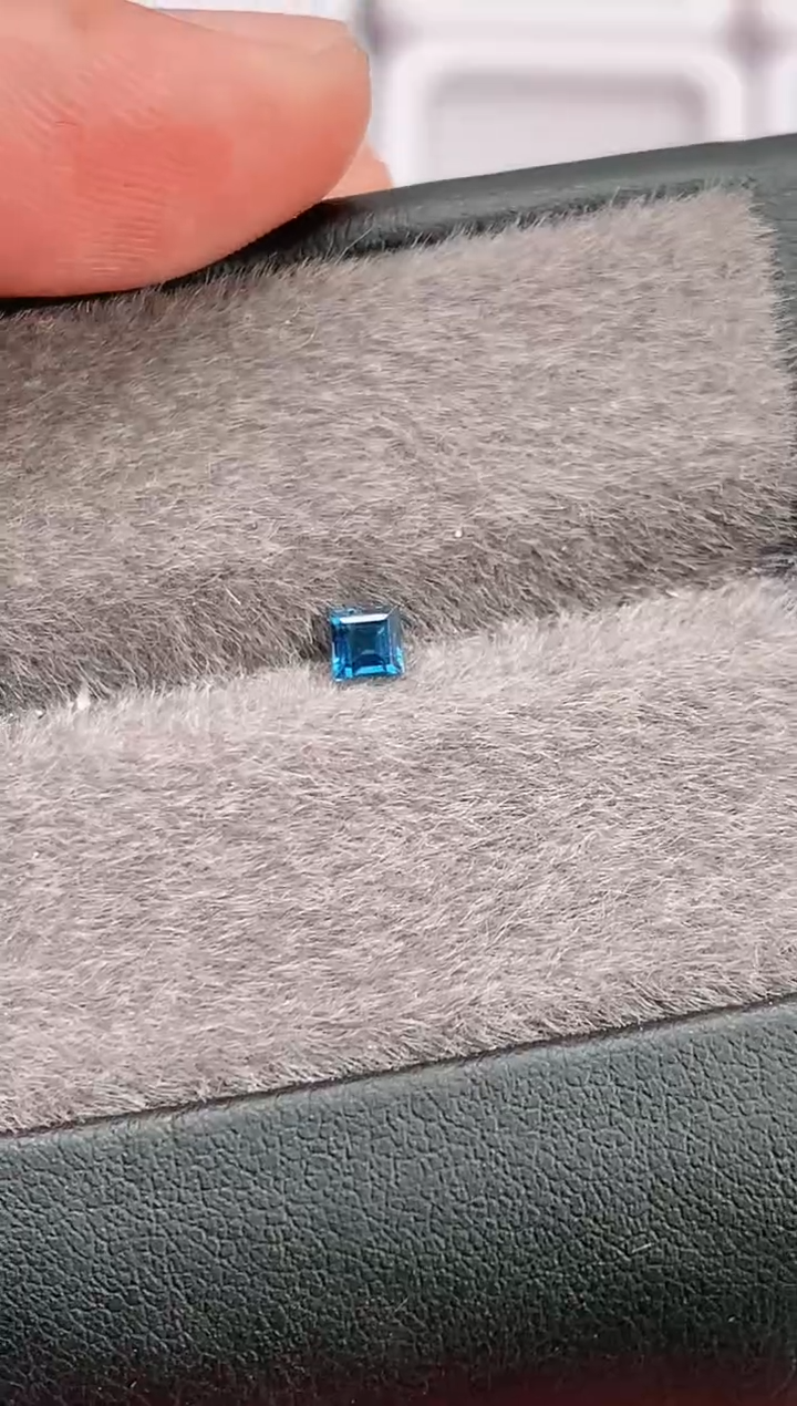 裸石蓝宝石0.27-9.9天然蓝宝石