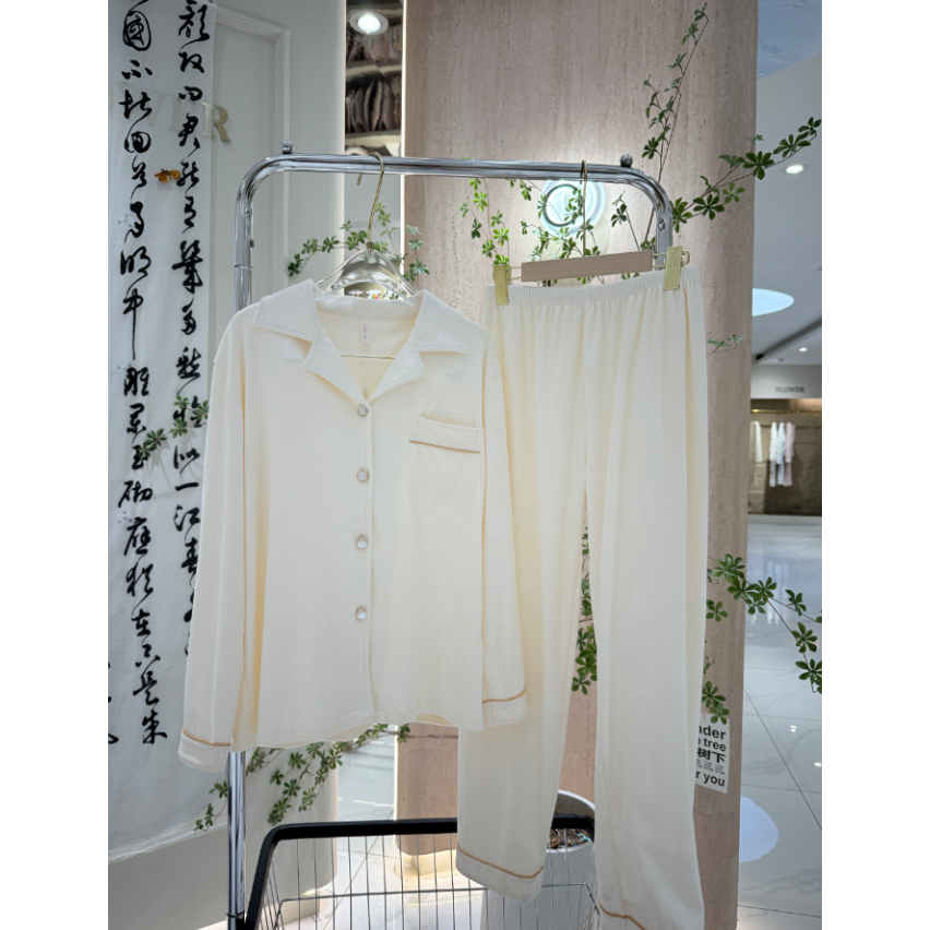 韩静儿·女士西服领德绒蝴蝶睡衣套装24702