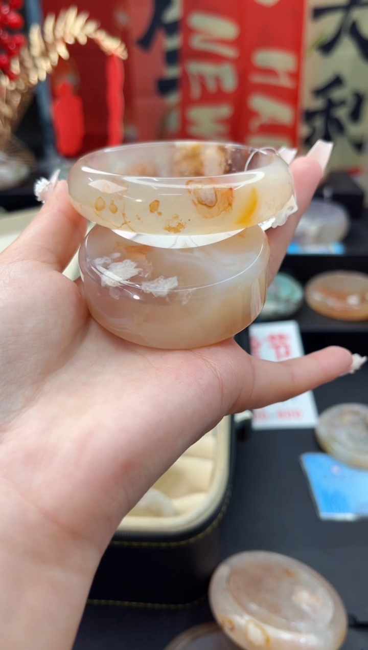 【闪购商品】石英质玉手镯未镶嵌赠送镯心（58圈口）