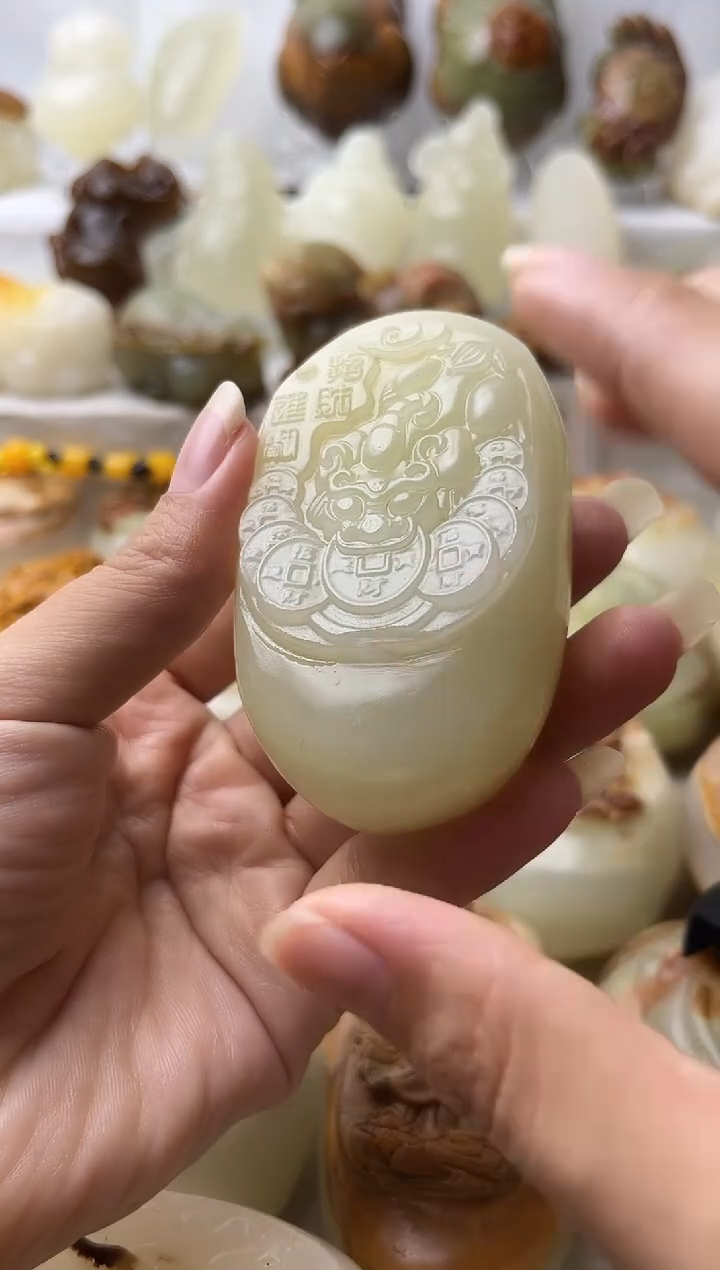 石材方解石手把摆件打孔穿绳不退换招财貔貅