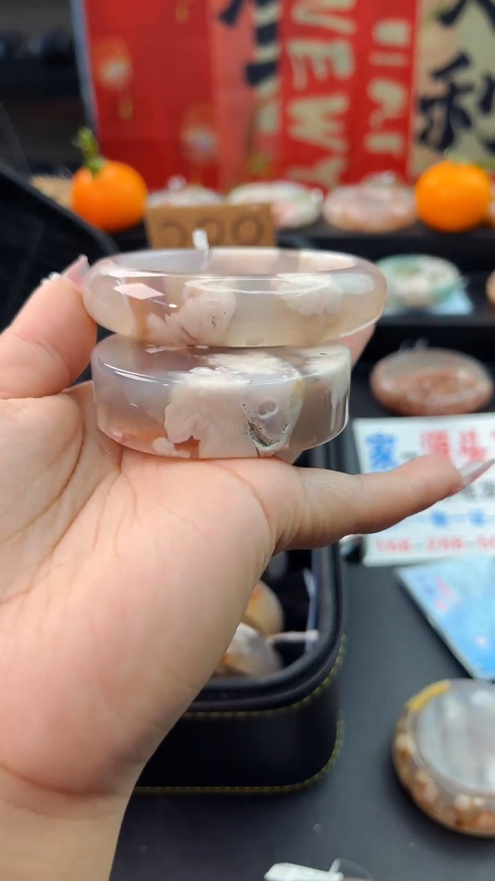 【闪购商品】石英质玉手镯未镶嵌赠送镯心（60圈口）