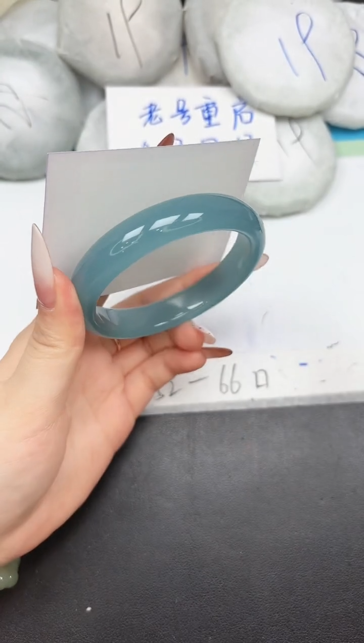 未镶嵌手镯石英质玉A110/62.9