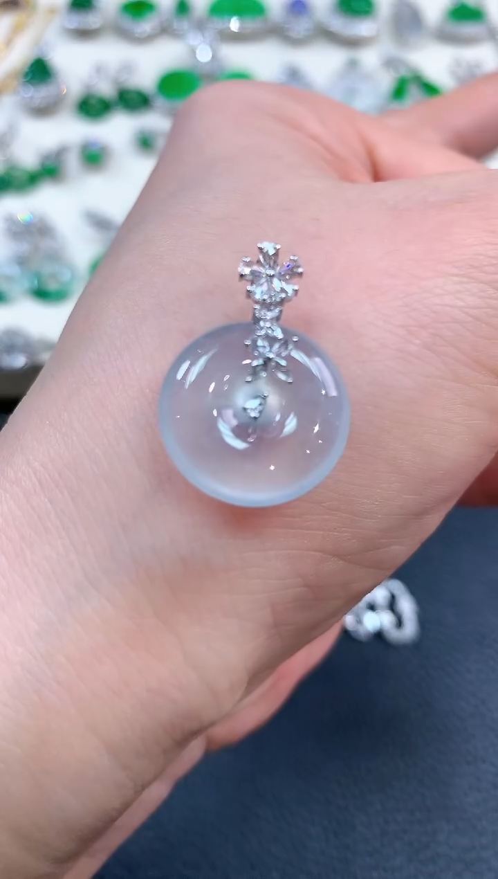 【闪购商品】翡翠吊坠(不含链)18K金镶嵌n41