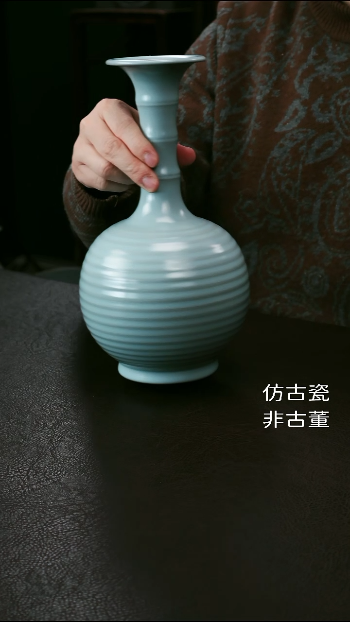 其他精品级弦纹竹节瓶20