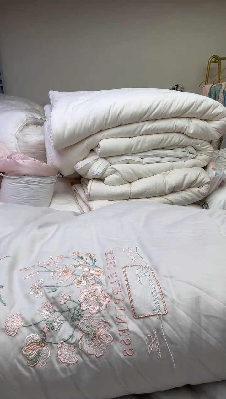 95%以上200*230灰色绣花//8左右