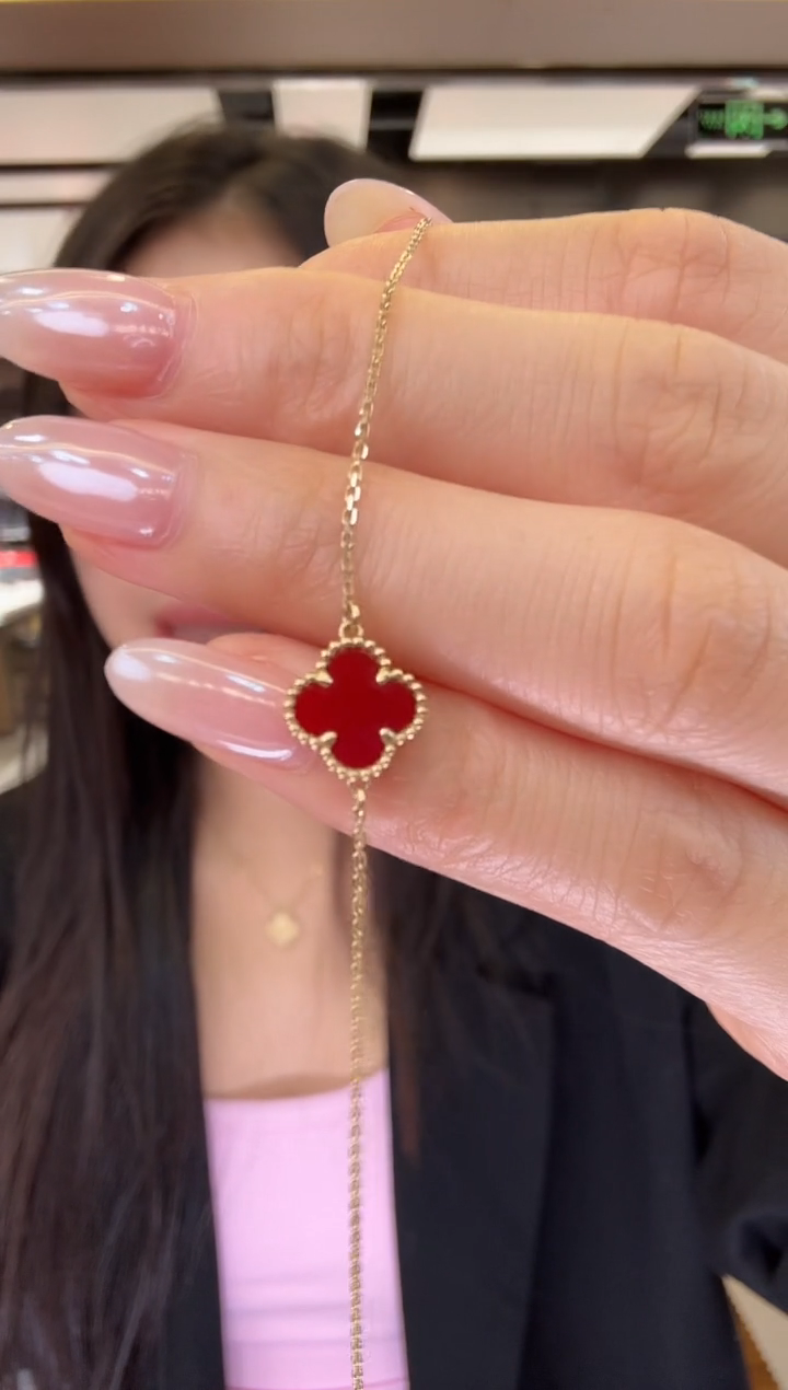 18K金镶嵌手链玛瑙/玉髓单花手链