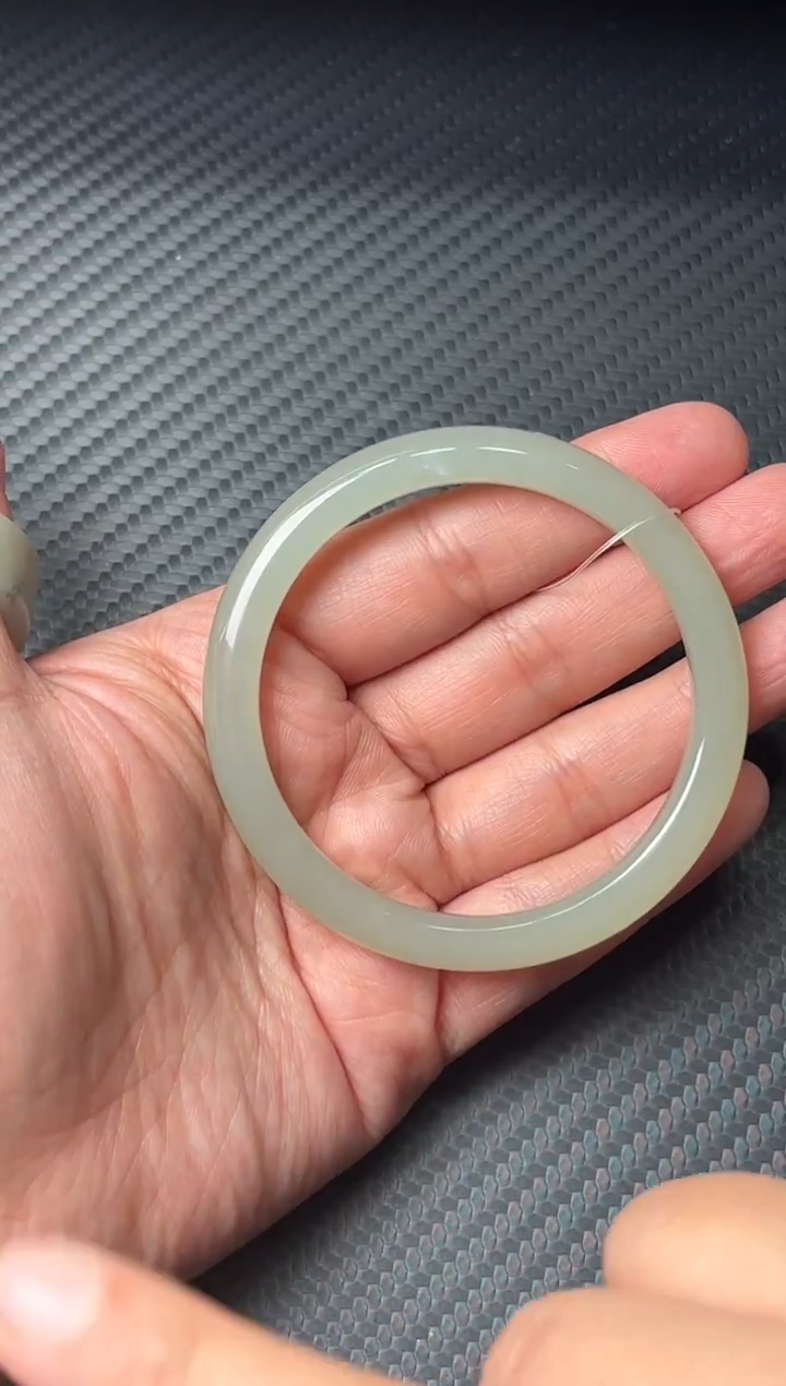 未镶嵌手镯和田玉且末近矿微色差56mh