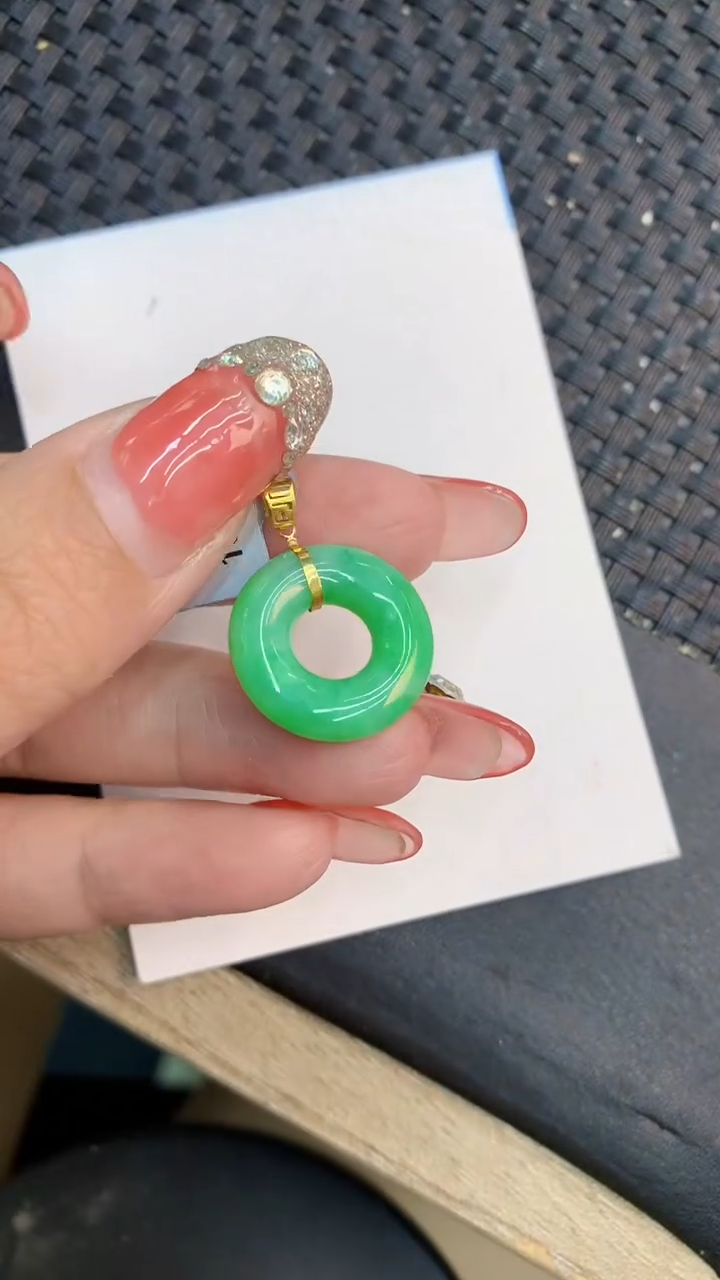 颈饰18K金镶嵌翡翠1