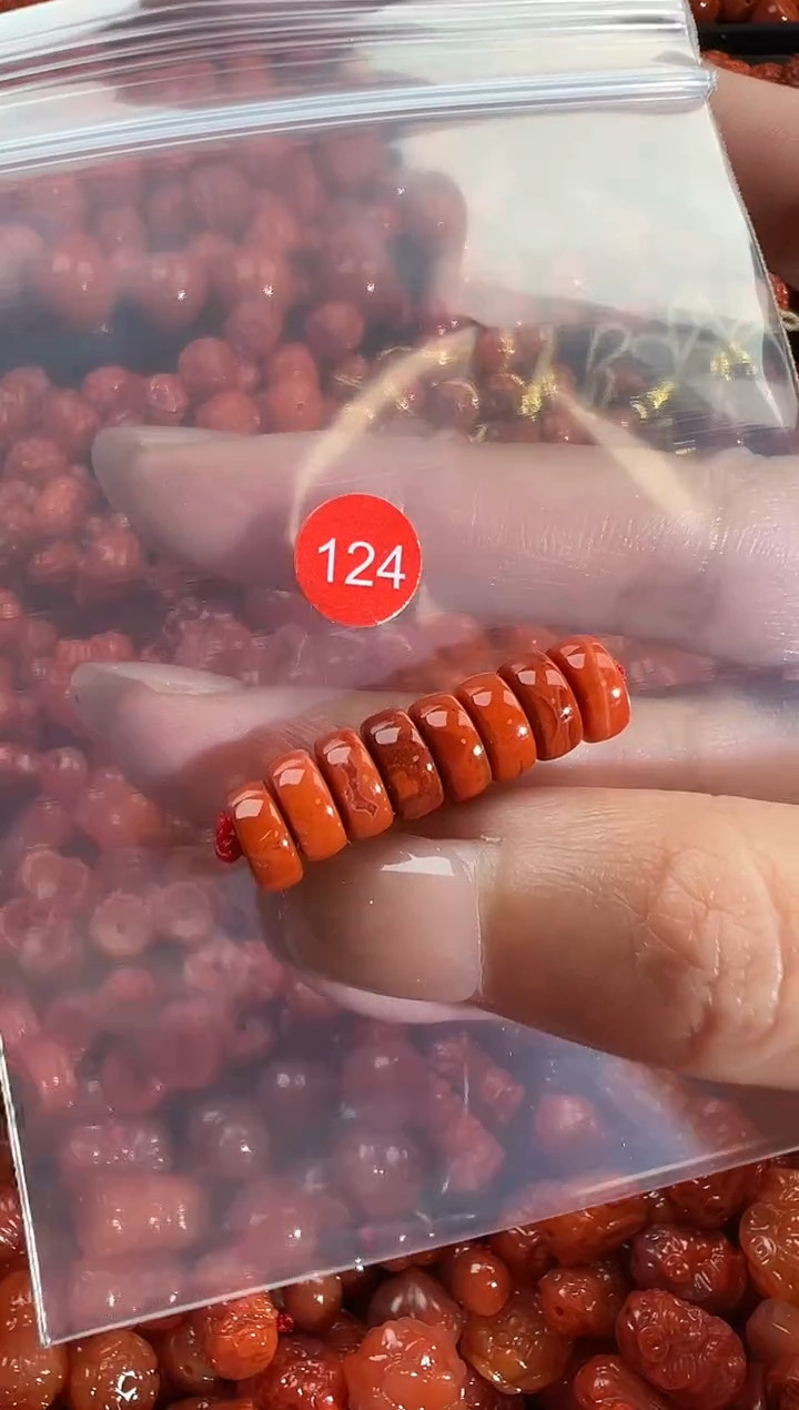 颈饰未镶嵌南红玛瑙1