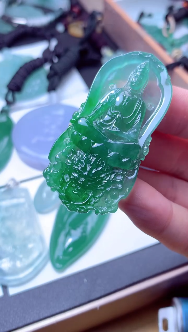 颈饰未镶嵌翡翠天然A货翡翠