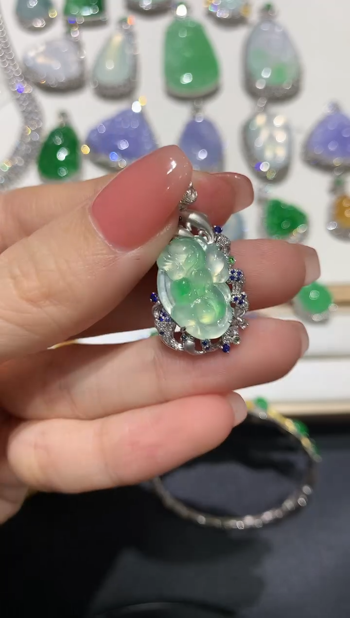 【闪购商品】翡翠吊坠(不含链)18K金镶嵌团购4