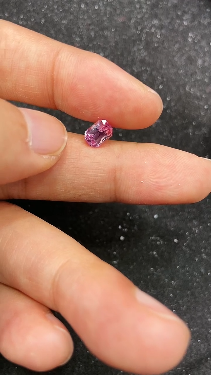 【闪购商品】定制蓝宝石定制未镶嵌吉尔德1.1克拉天然vb