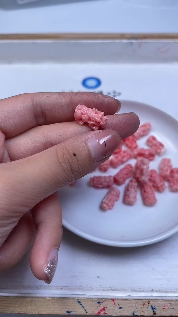 未镶嵌散珠拼合珍珠（马贝珠）C654 女 皇 贝 貔貅通孔5个9.8元