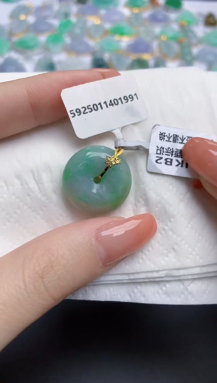 【闪购商品】翡翠颈饰18K金镶嵌天然缅甸翡翠A货