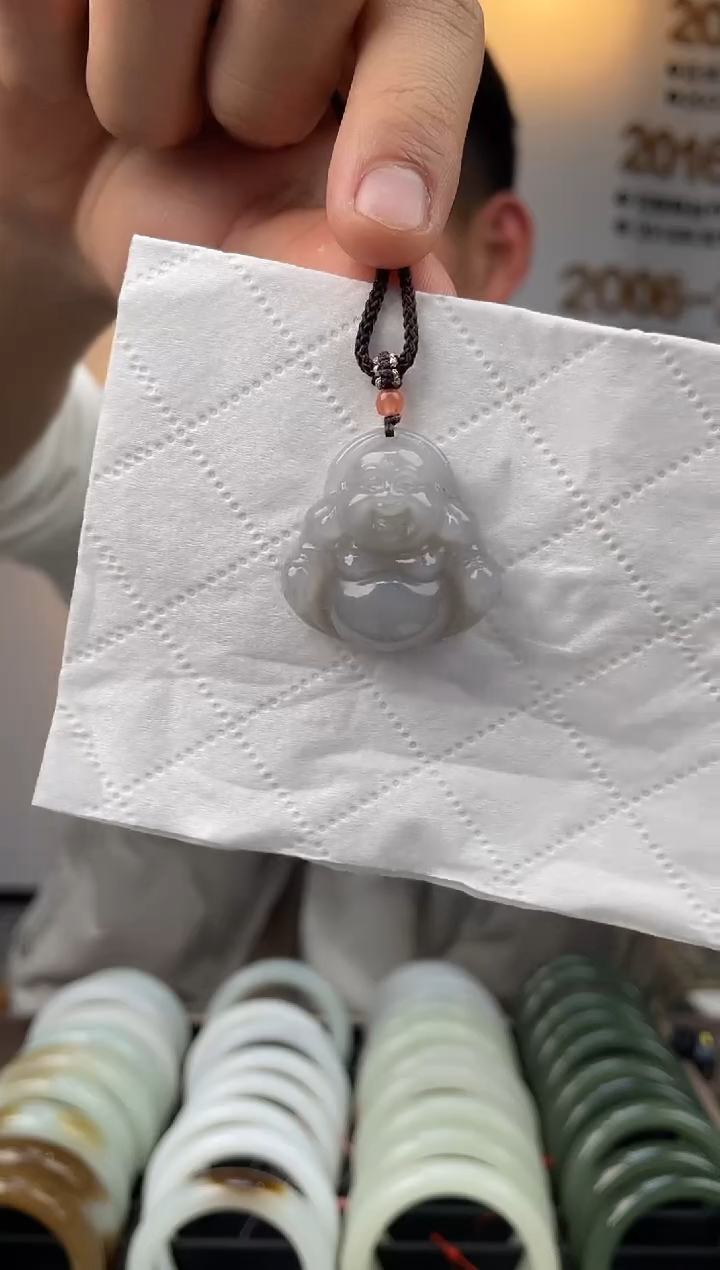 颈饰未镶嵌和田玉烟紫佛公吊坠一件