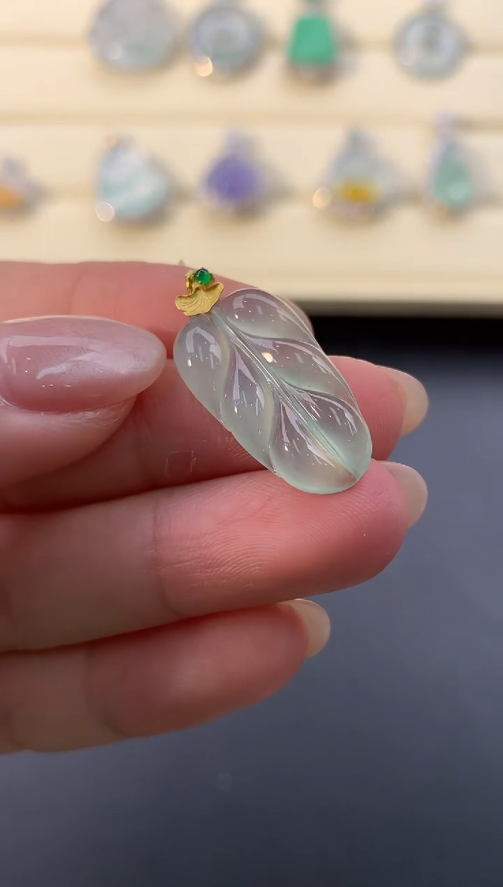 【闪购商品】翡翠颈饰18K金镶嵌X55     