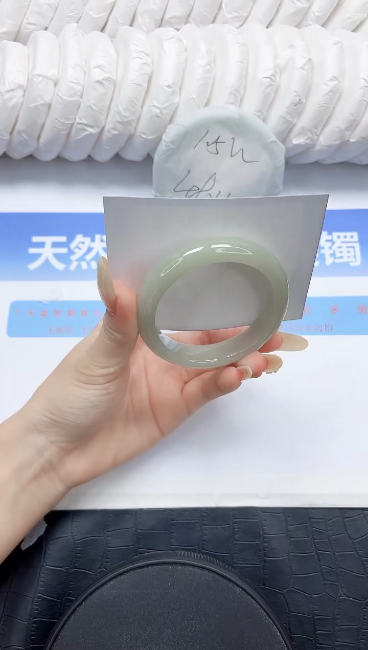 石英质玉手镯未镶嵌70-52.3