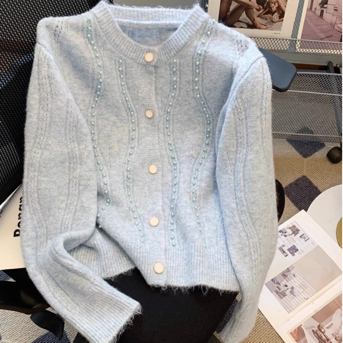 小香风春秋新款设计感钉珠针织开衫慵懒风温柔软糯长袖毛衣外套女