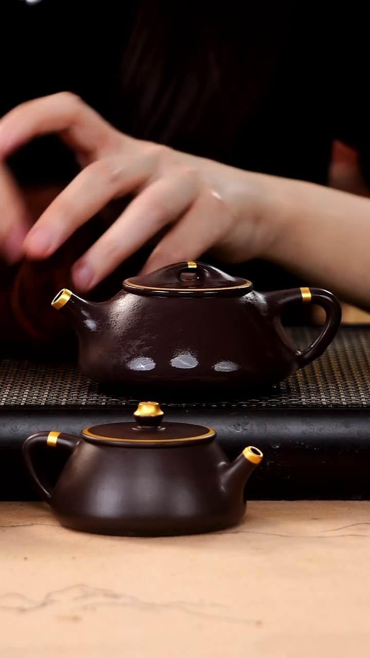 茶壶紫砂四号井茄皮紫泥描金景舟石瓢150cc