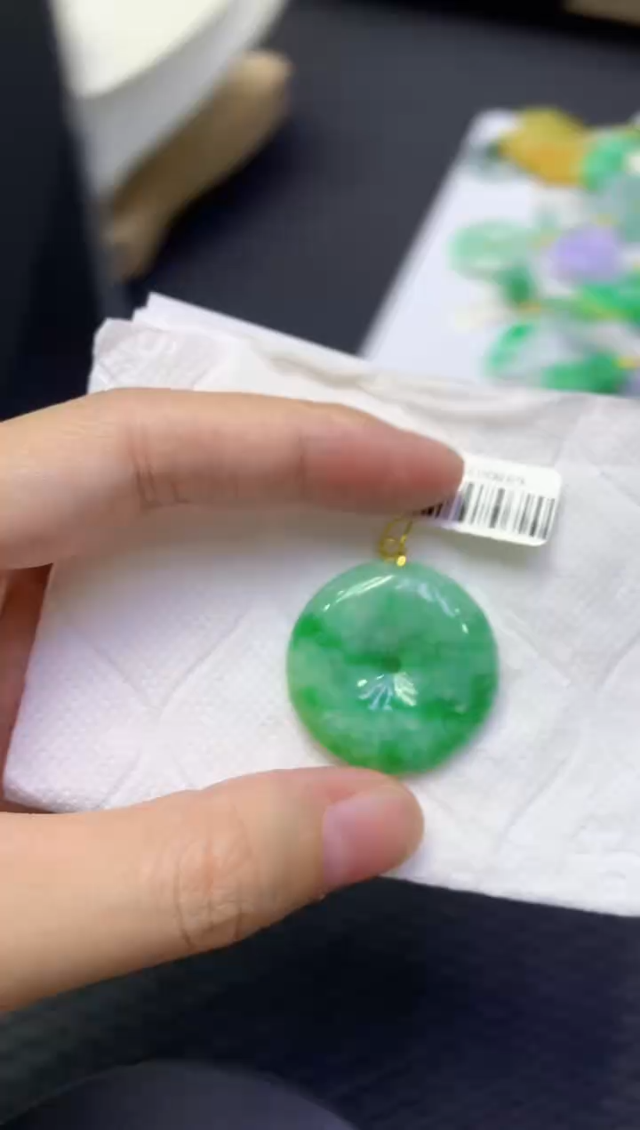 颈饰18K金镶嵌翡翠天然缅甸翡翠A货