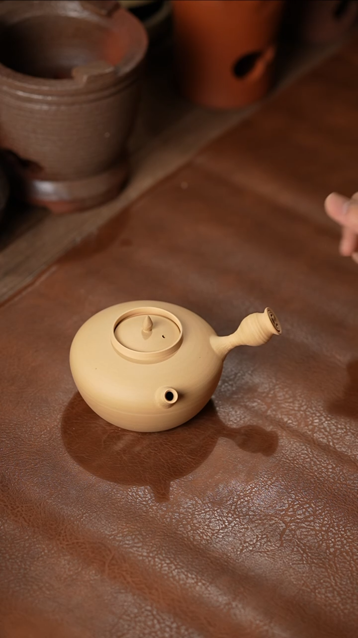 022铜钱把手侧把壶400cc