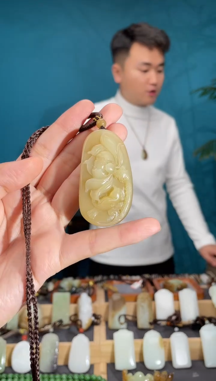 颈饰未镶嵌和田玉1