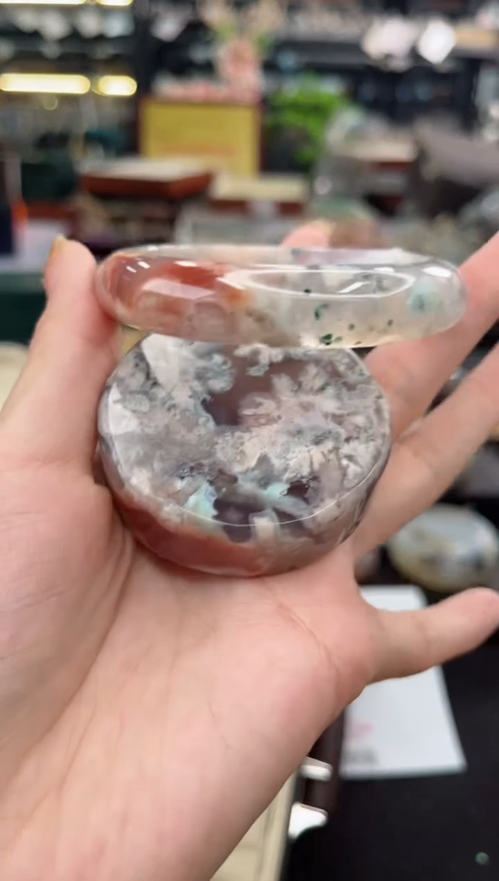 【闪购商品】石英质玉手镯未镶嵌57圈口（赠品镯心）3S974