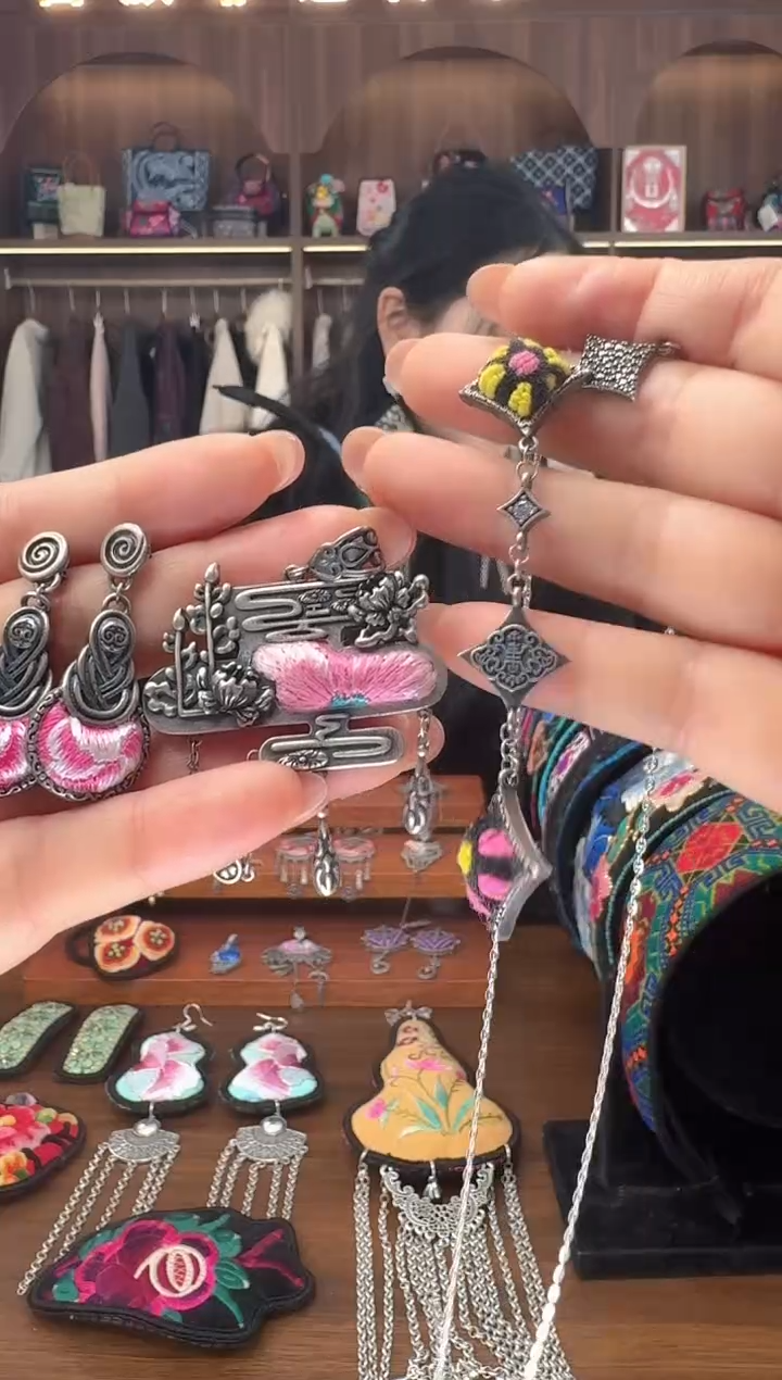 刺绣扶光苗绣传承14