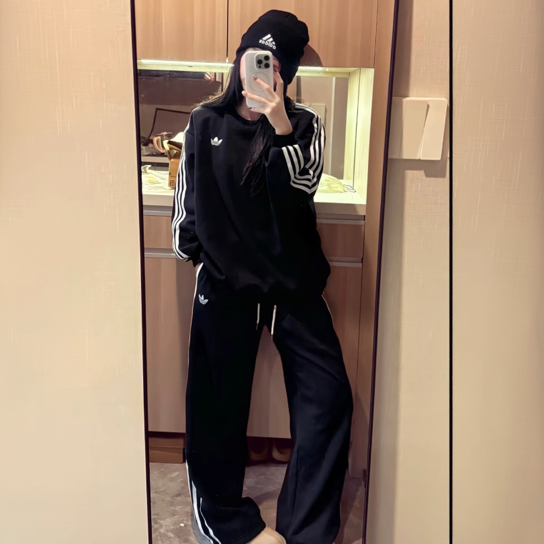 adidas/阿迪达斯男女复古穿搭运动宽松长袖圆领卫衣套头衫KG3898