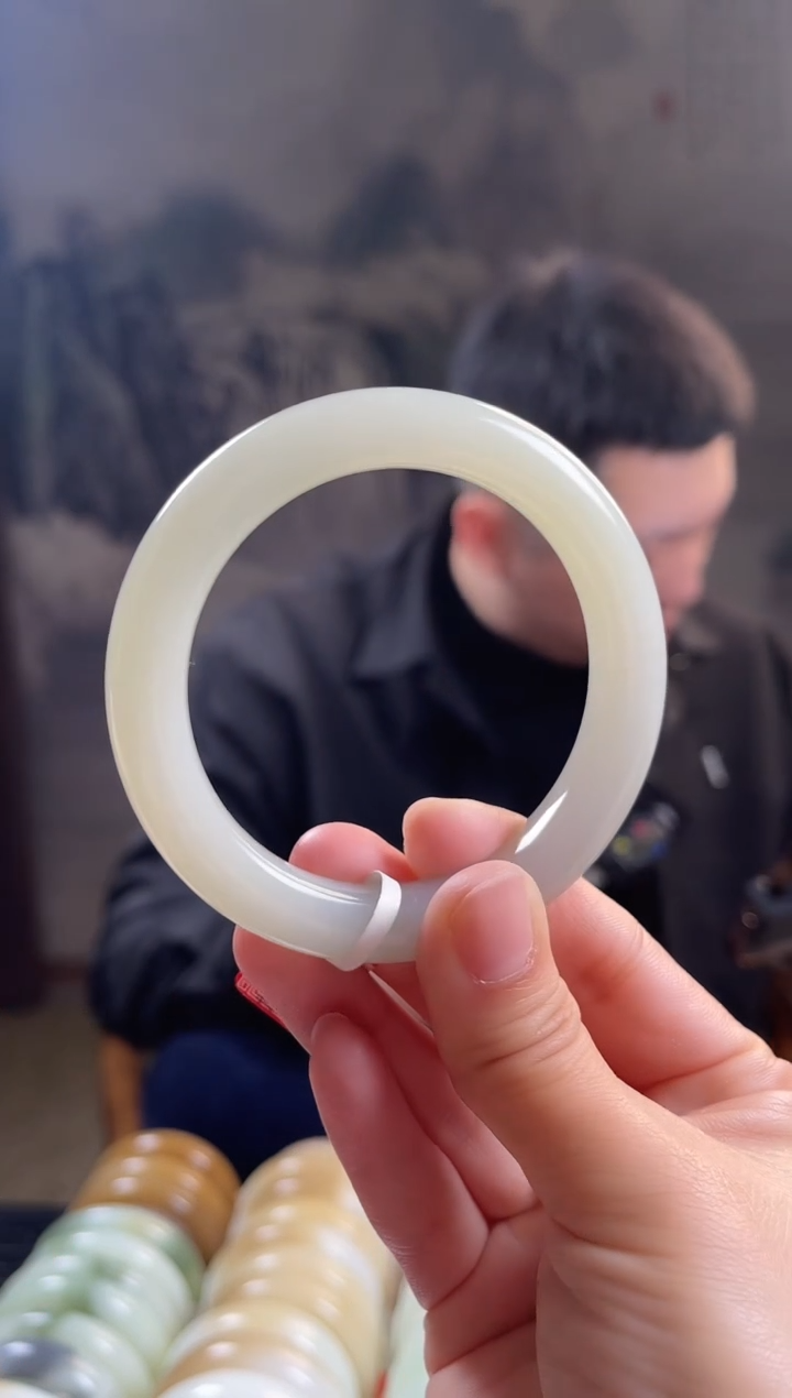 未镶嵌手镯和田玉55-58圈口仅一只