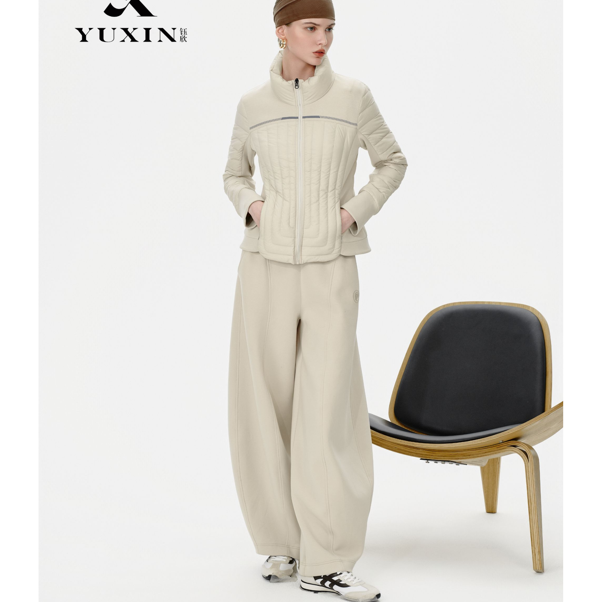 钰欣孤品简陋羽绒服时尚简约