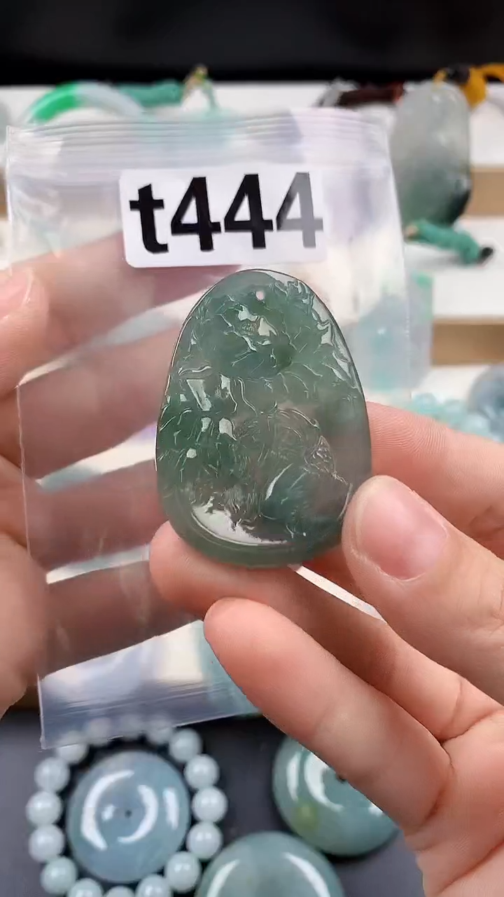 颈饰未镶嵌翡翠天然翡翠吊坠挂件