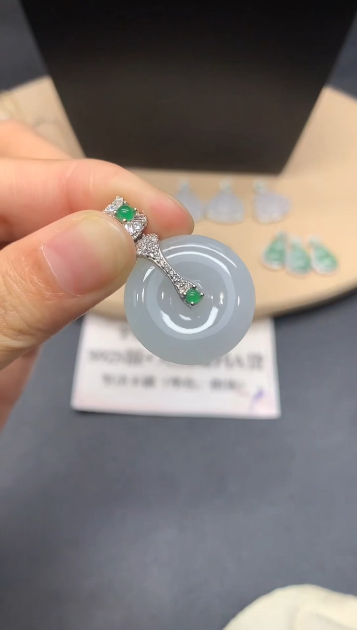 【闪购商品】翡翠吊坠(不含链)银S925镶嵌平安扣【多样性发其一】