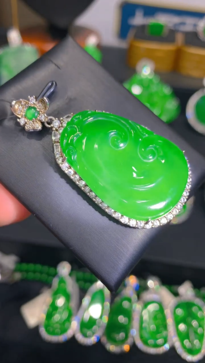 【闪购商品】翡翠颈饰银S925镶嵌72一季