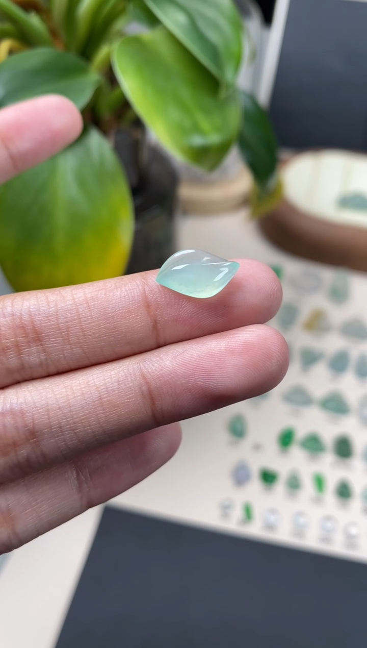 【闪购商品】翡翠颈饰未镶嵌翡翠冰种随型