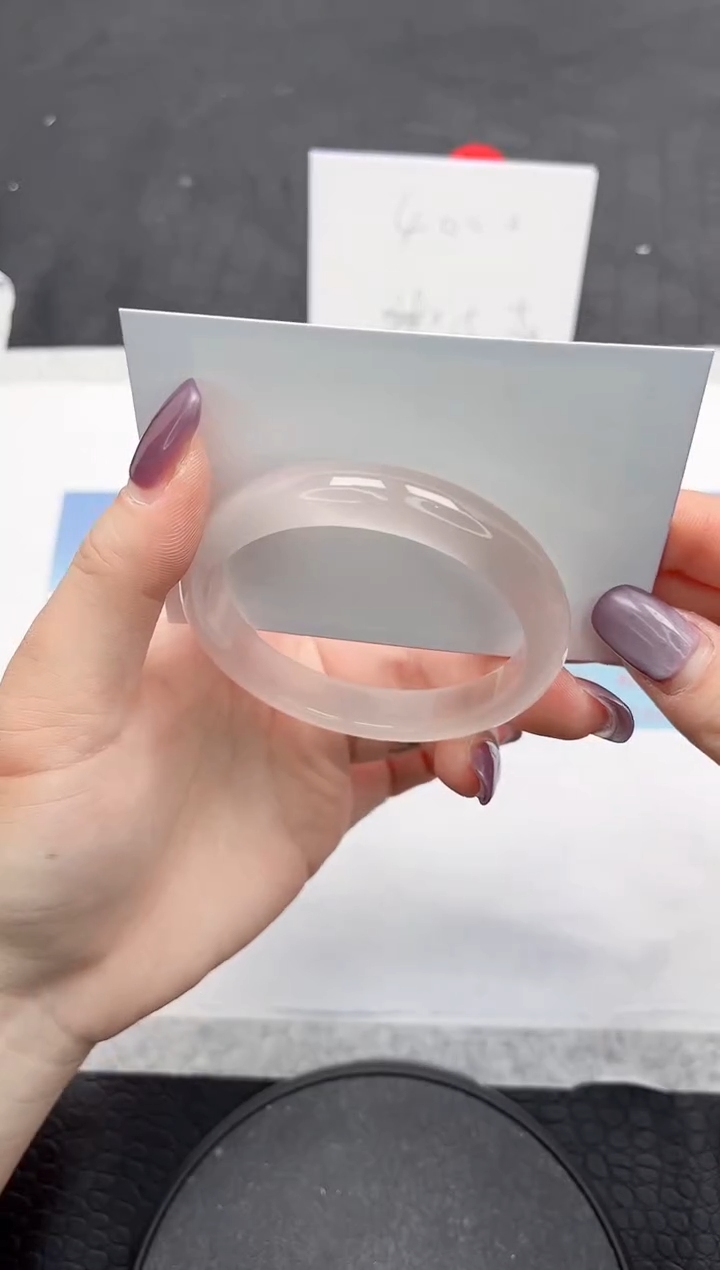 【闪购商品】石英质玉手镯未镶嵌V48-55