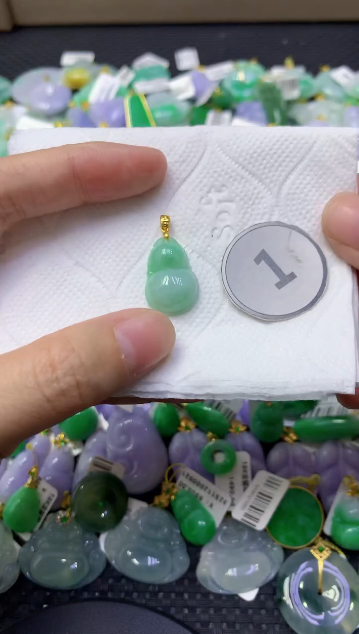 颈饰未镶嵌翡翠天然缅甸翡翠A货