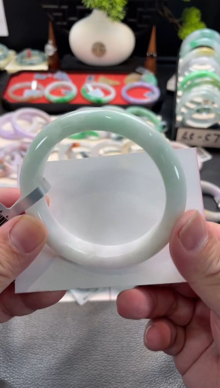 未镶嵌手镯翡翠24号链接 有纹裂 59正圈