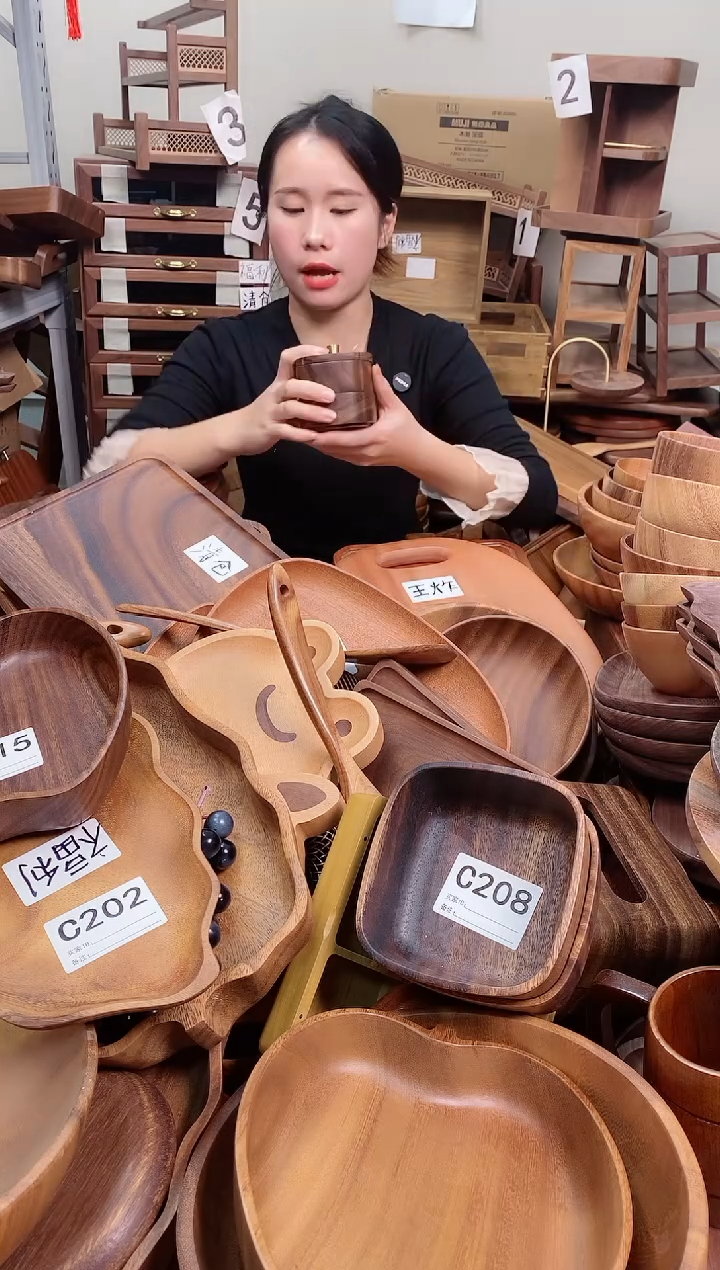 木 南美胡桃木带盖牙线盒