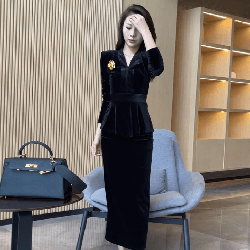 【】【两件套】高级感洋气显瘦V领上衣高腰半身裙时尚套装2147