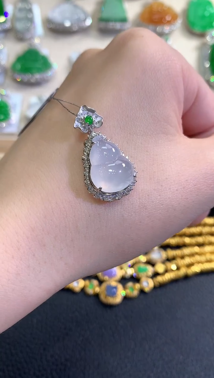 吊坠(不含链)18K金镶嵌翡翠秋日珠宝Q151