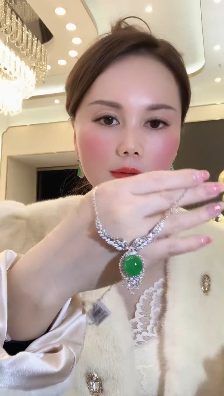 【闪购商品】翡翠套链18K金镶嵌F34 翡翠