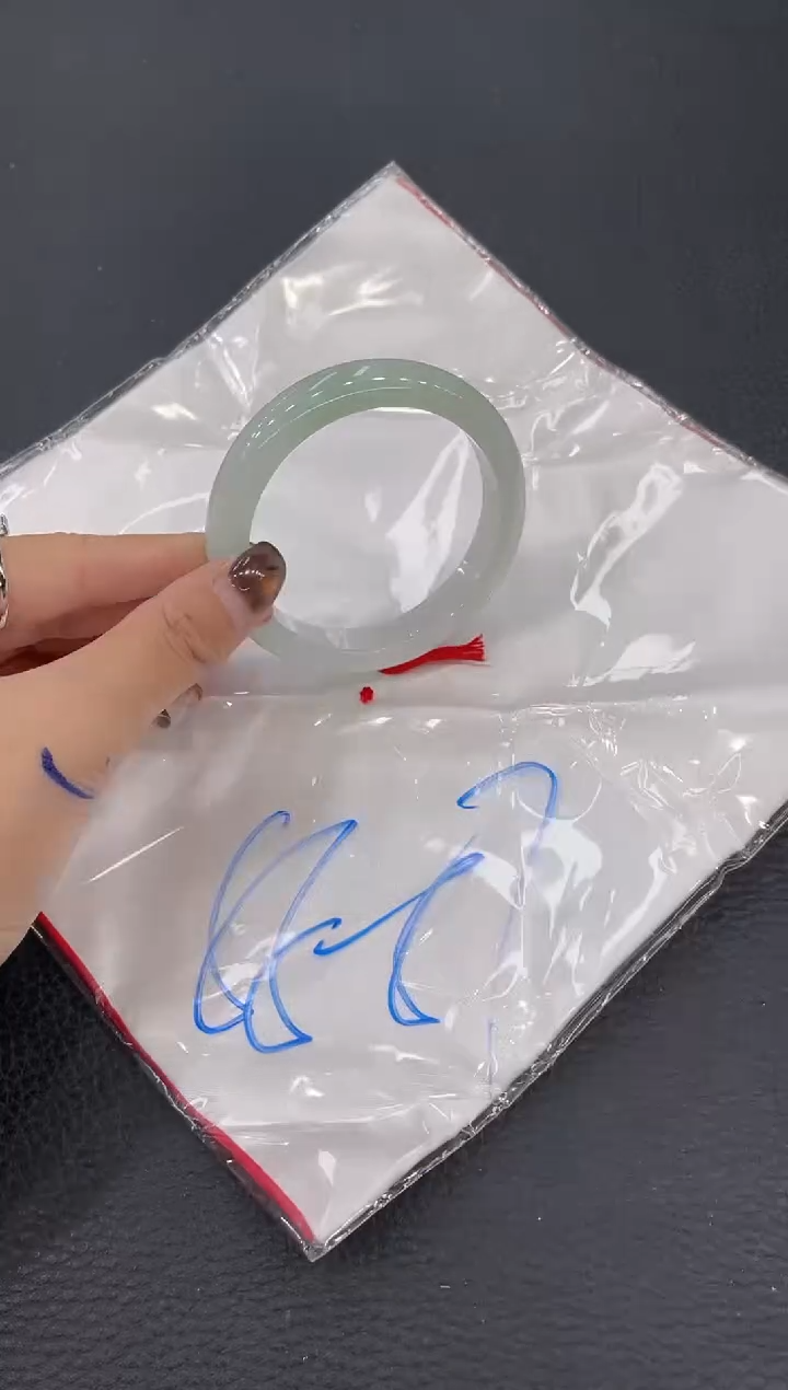 【闪购商品】翡翠手镯未镶嵌手镯