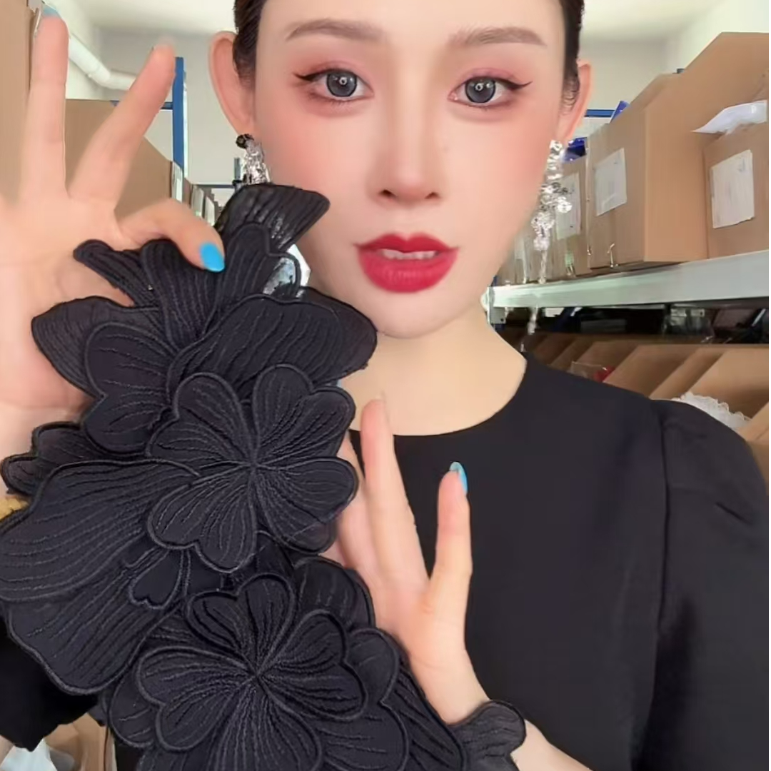 经典黑白简约百搭牡丹花朵花片带别针AZ772