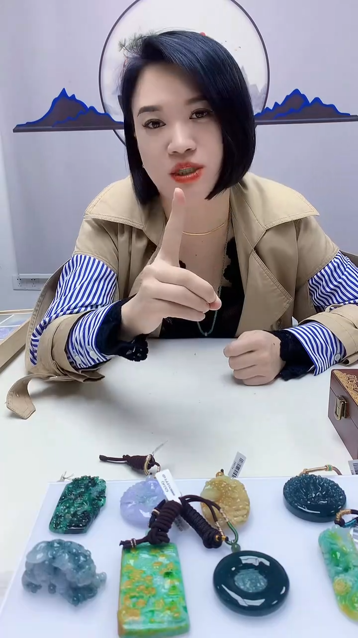 【闪购商品】定制翡翠未镶嵌3123zm-毛货挂件