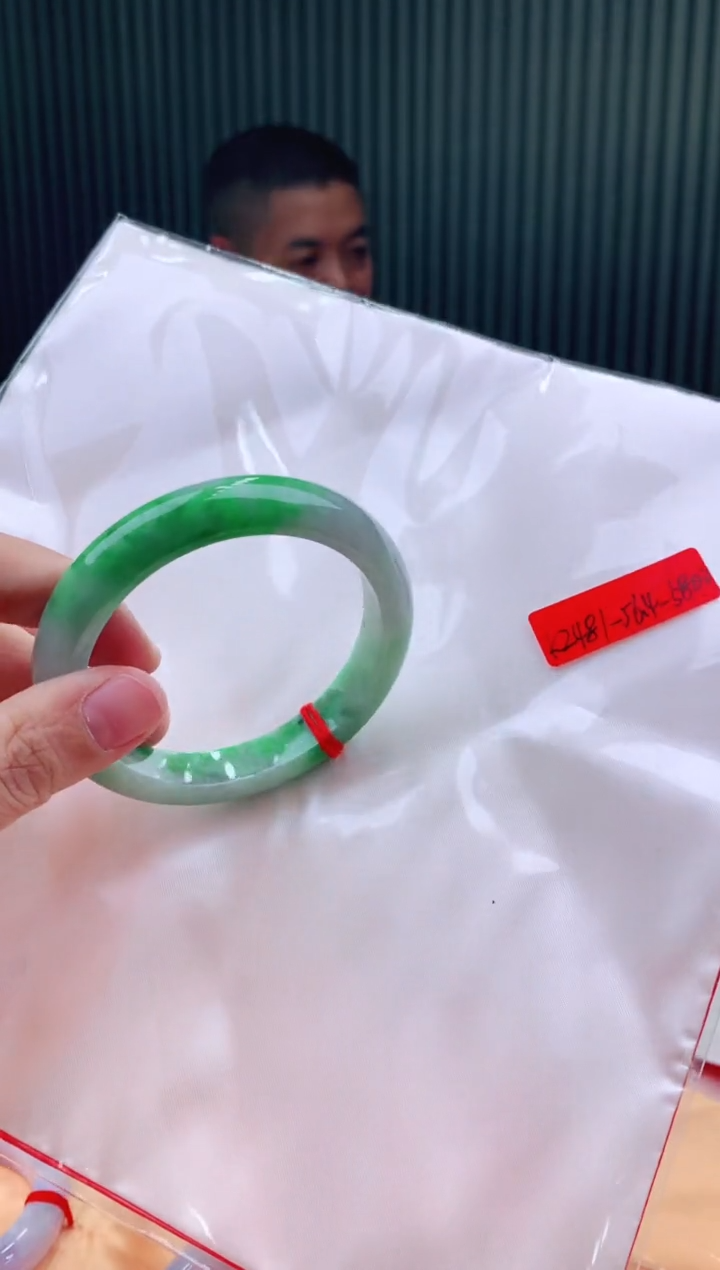 未镶嵌手镯翡翠56