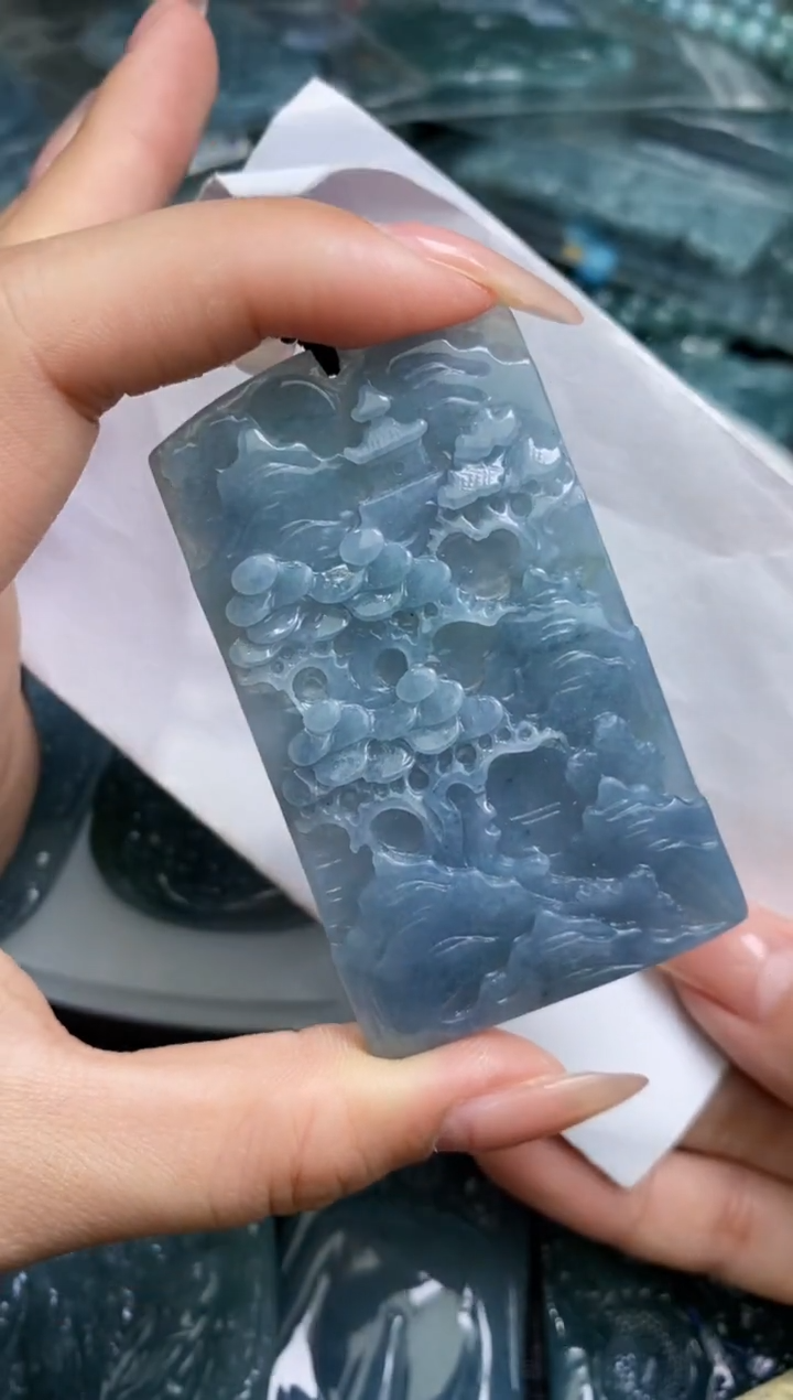 【闪购商品】翡翠颈饰未镶嵌              