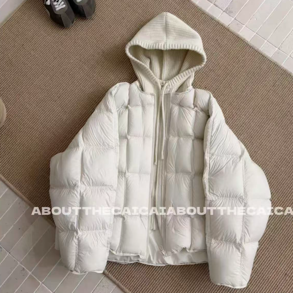 2025冬季新款时尚气质云朵泡芙连帽长袖假两件棉服外套女