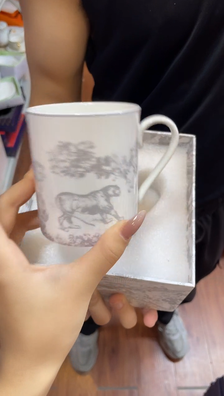 杯鸿辉家品牌瓷器，京东包邮！