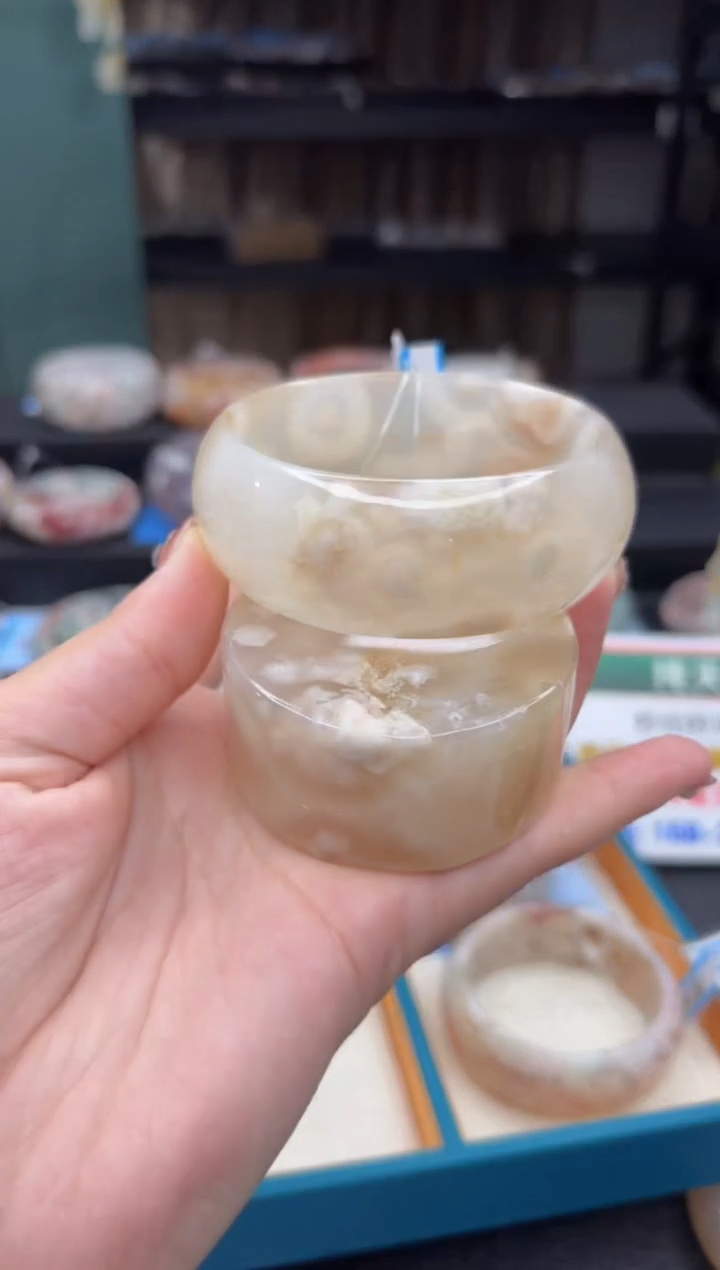 【闪购商品】石英质玉手镯未镶嵌806（59圈赠送镯心）